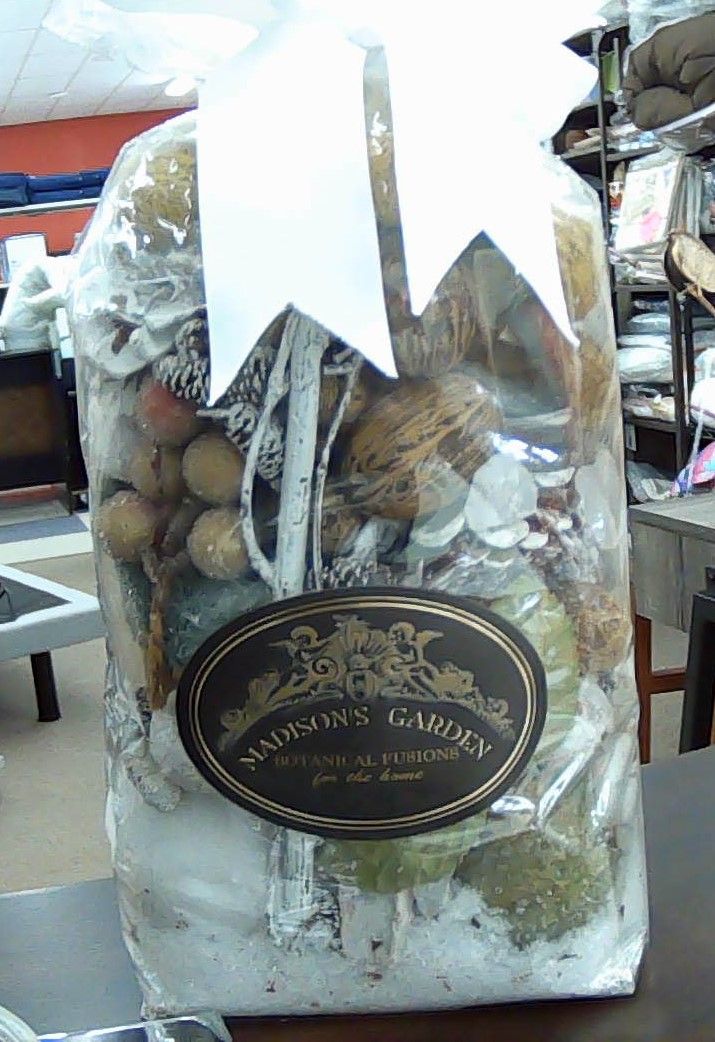 SNOWBERRY POTPOURRI