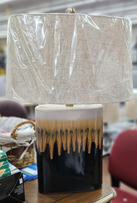 TABLE LAMP