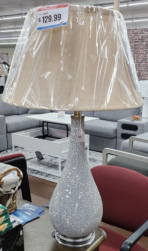 TABLE LAMP