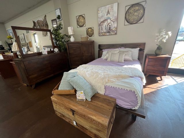 PASCO QUEEN BED