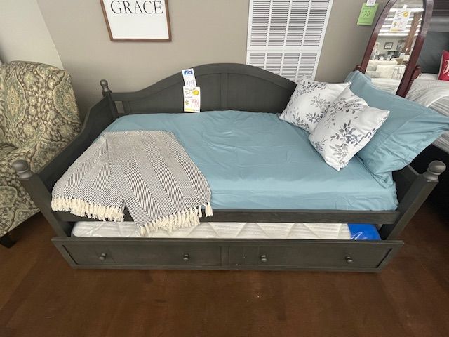 DAYBED