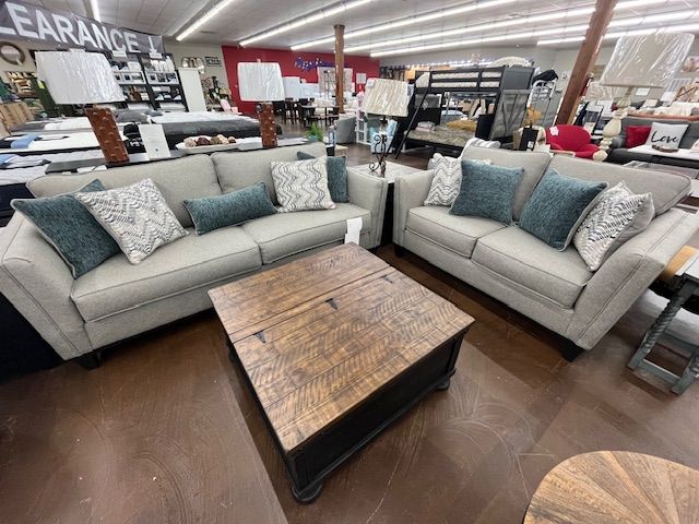 LOVESEAT