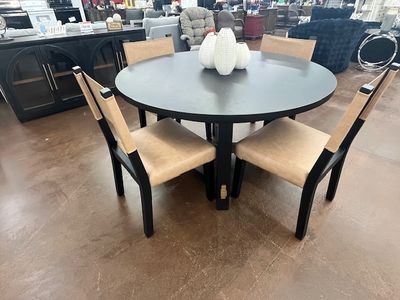 TABLE W/ 4 CHAIRS