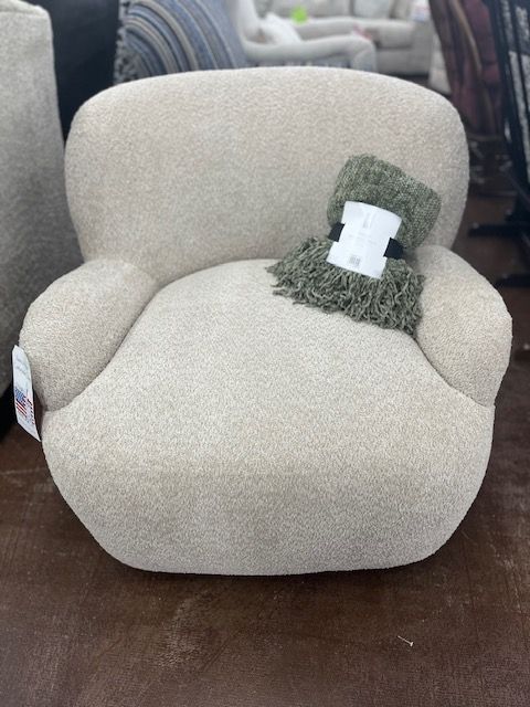 SWIVEL CHAIR