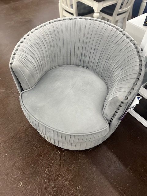Swivel Accent Chair