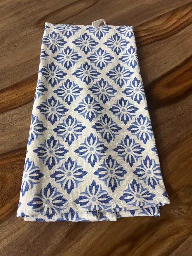 BLUE & WHITE TABLE CLOTH