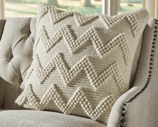 Amie Pillow A1000808