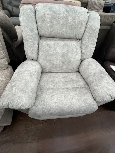 GIGANTOR ROCKER RECLINER  9B67-25439