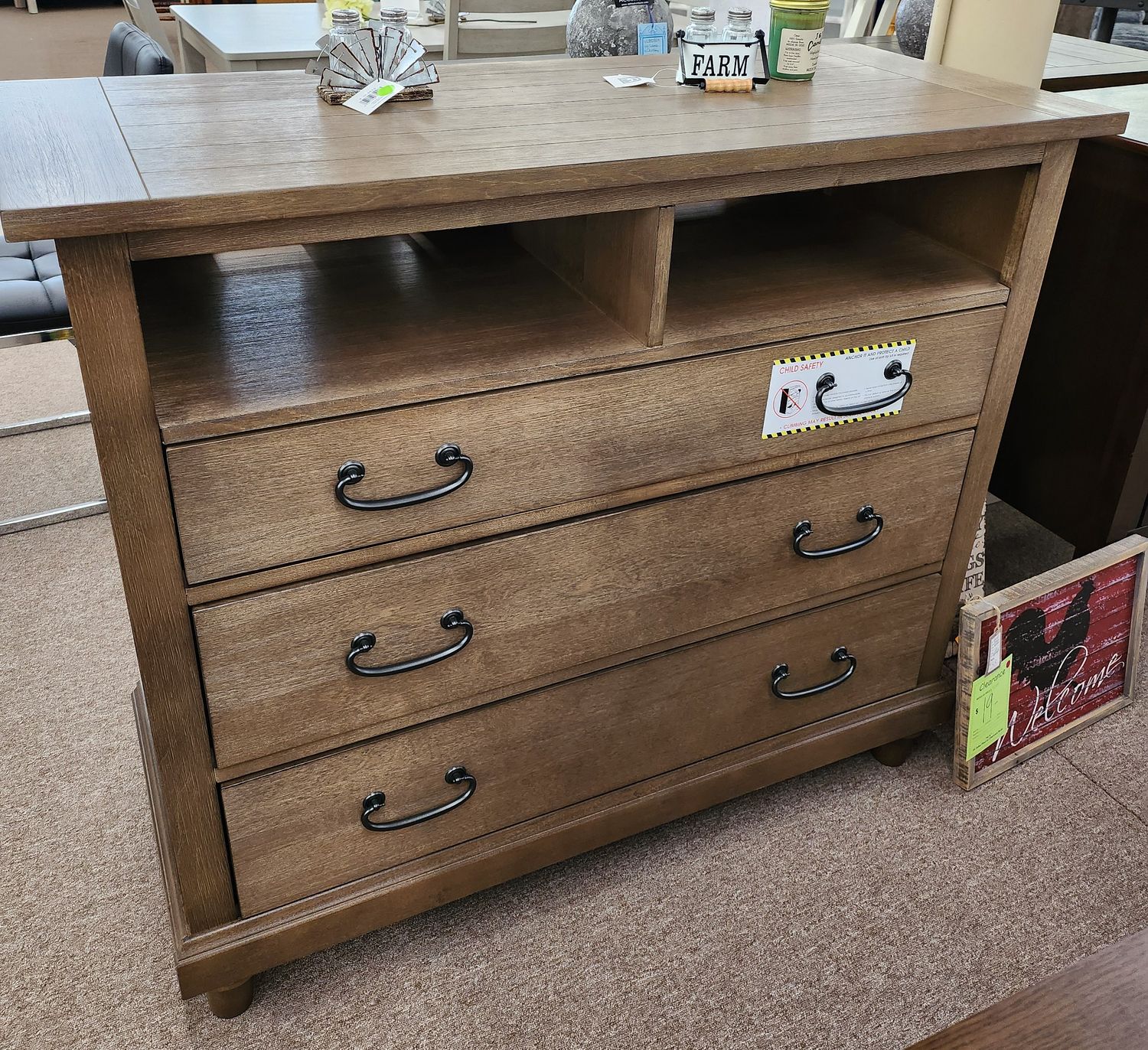 SAVANNAH TV STAND  1145