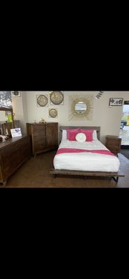 PASCO QUEEN BED