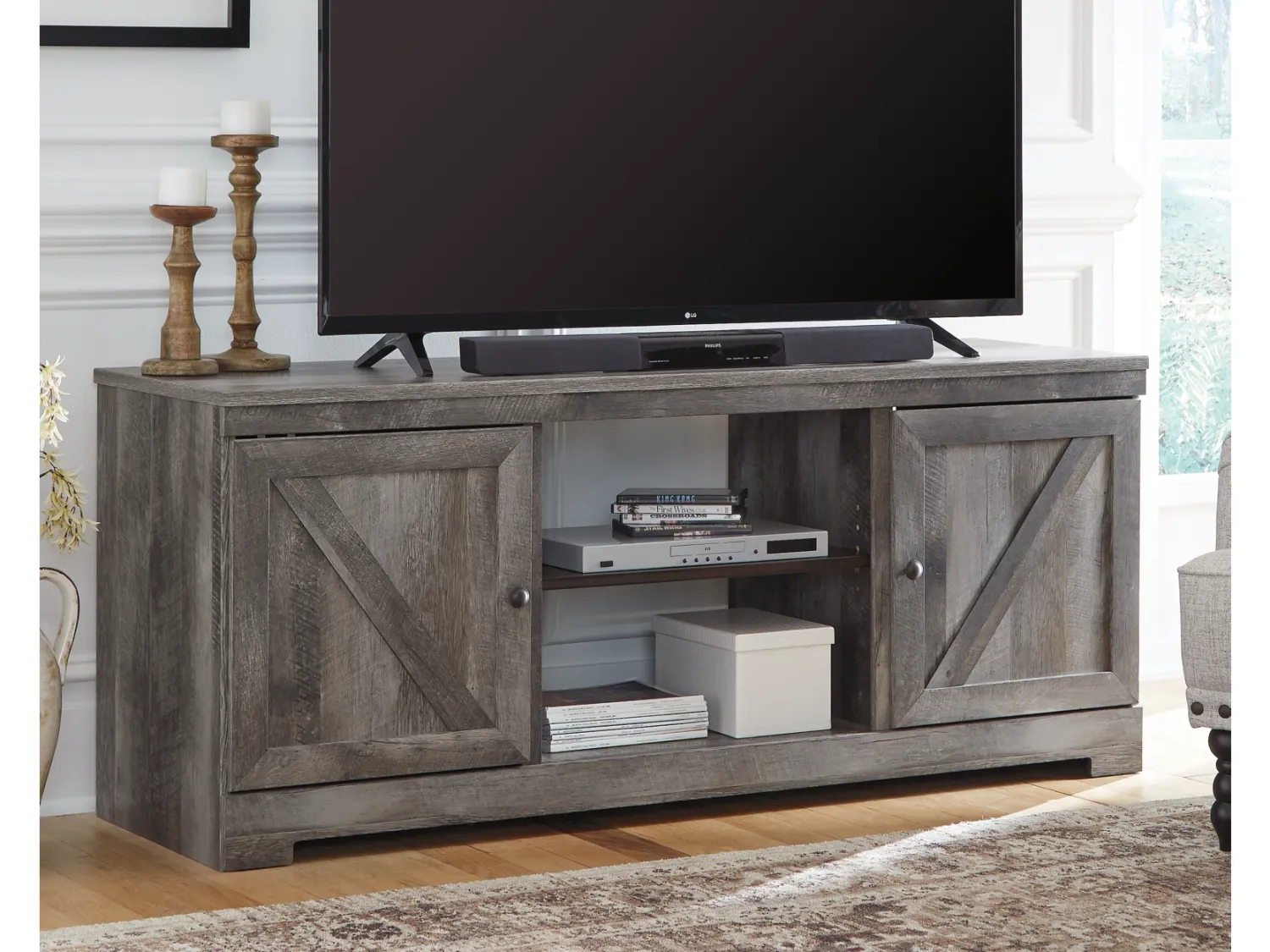 Wynnlow TV Stand