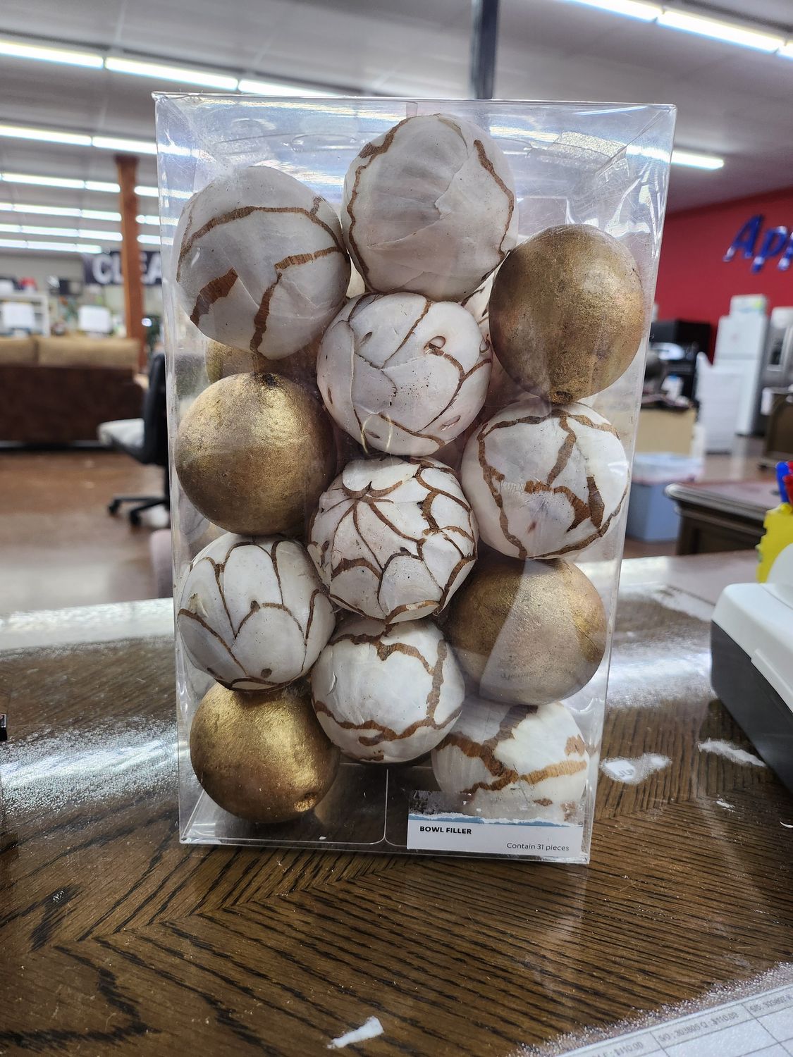 BOWL FILLER GOLD & WHITE BALLS