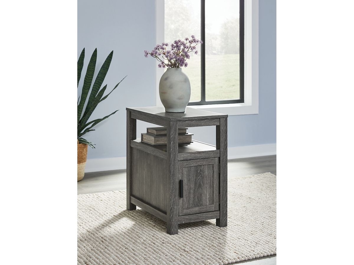 Chairside End table