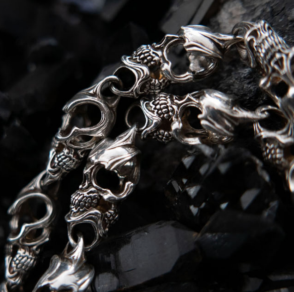 Twisted Skull Choker