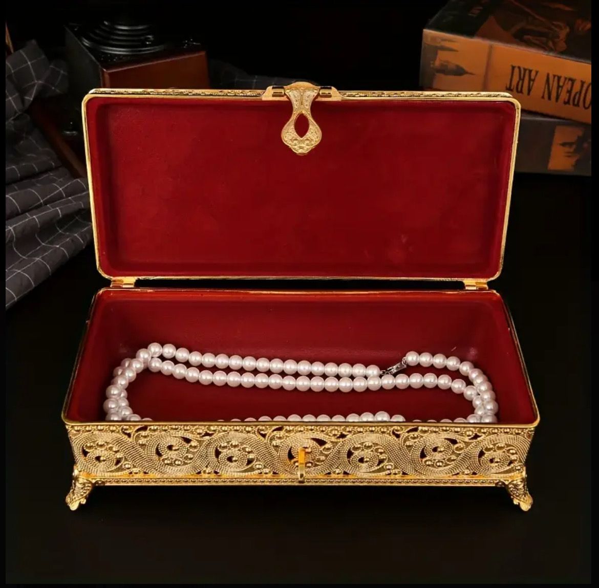 Aveline Jewellery Case