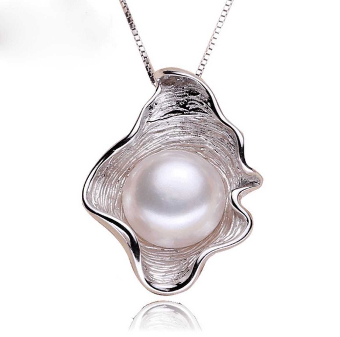Freshwater White Pearls Lisbon Pendant