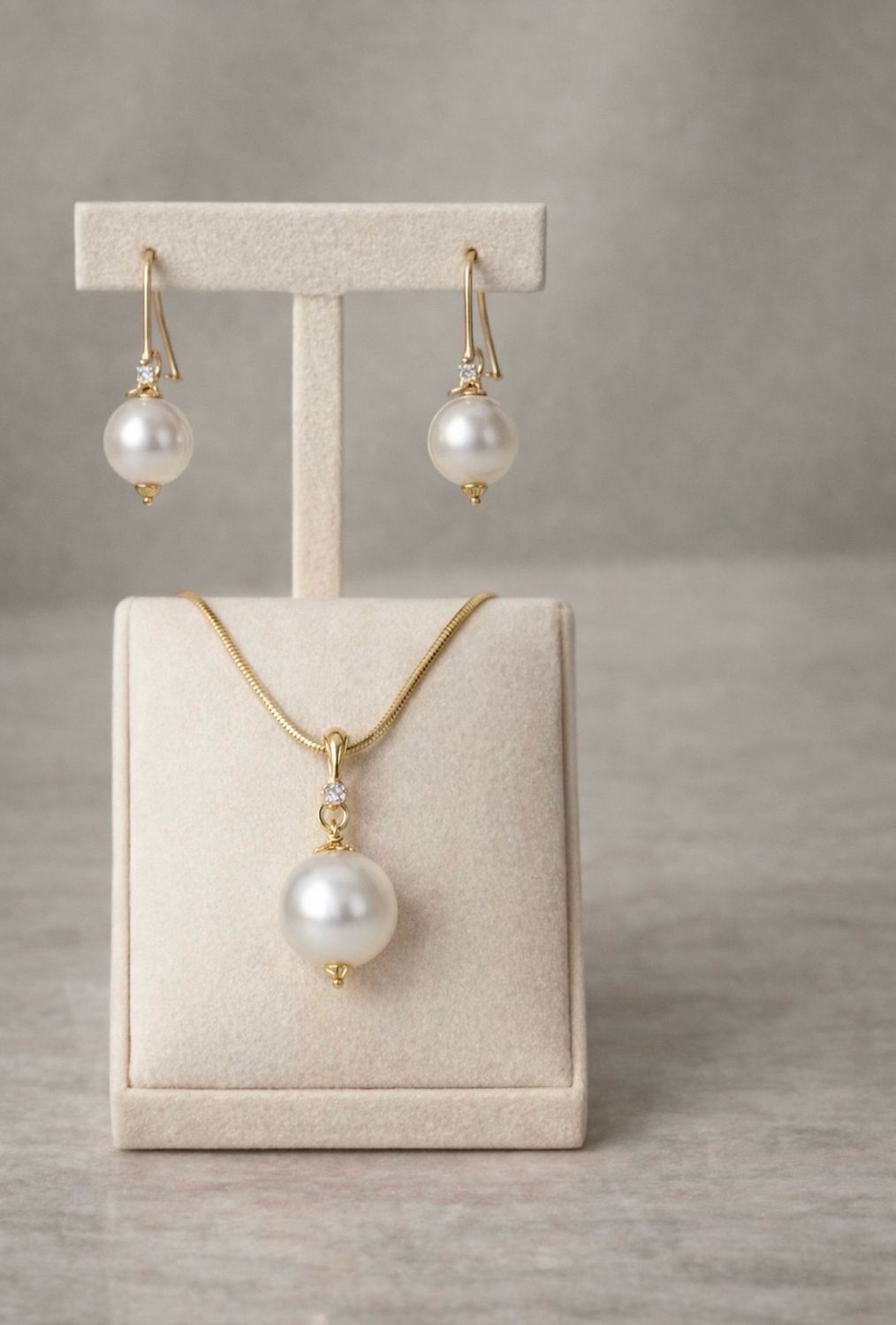 Celeste South Sea Pearl Set in 14ct Gold