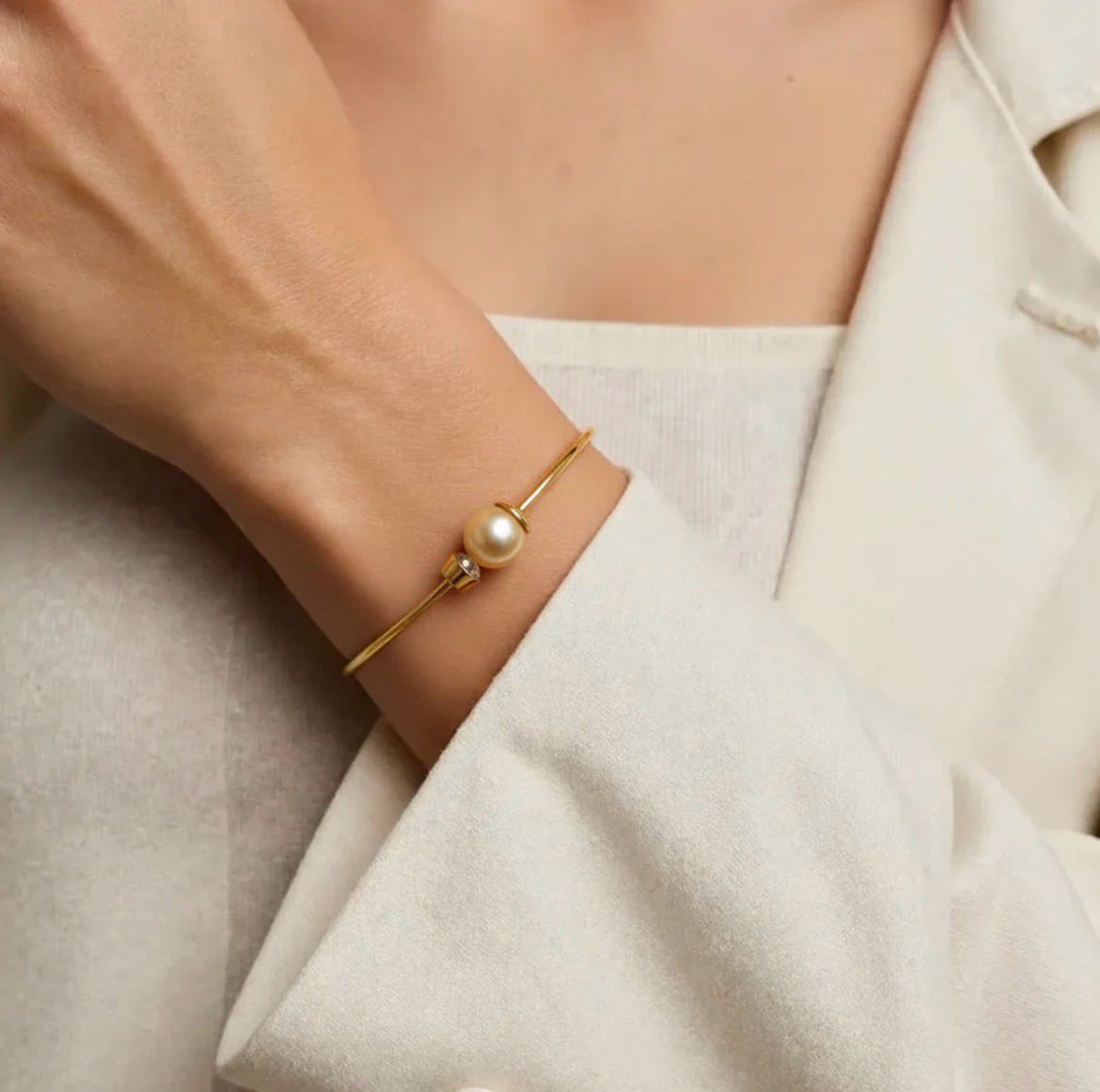 Solara Golden South Sea Pearl Bracelet with Aquamarine