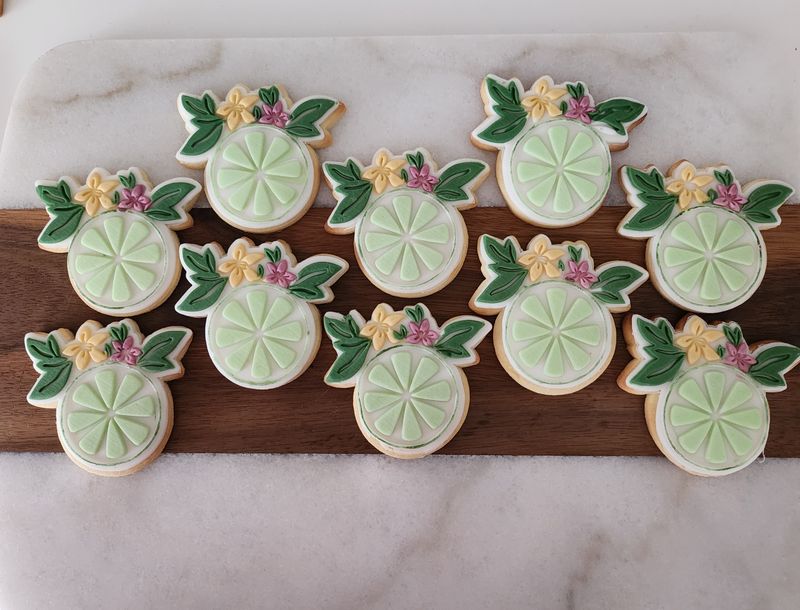 Lime fruit and flowers cookie 