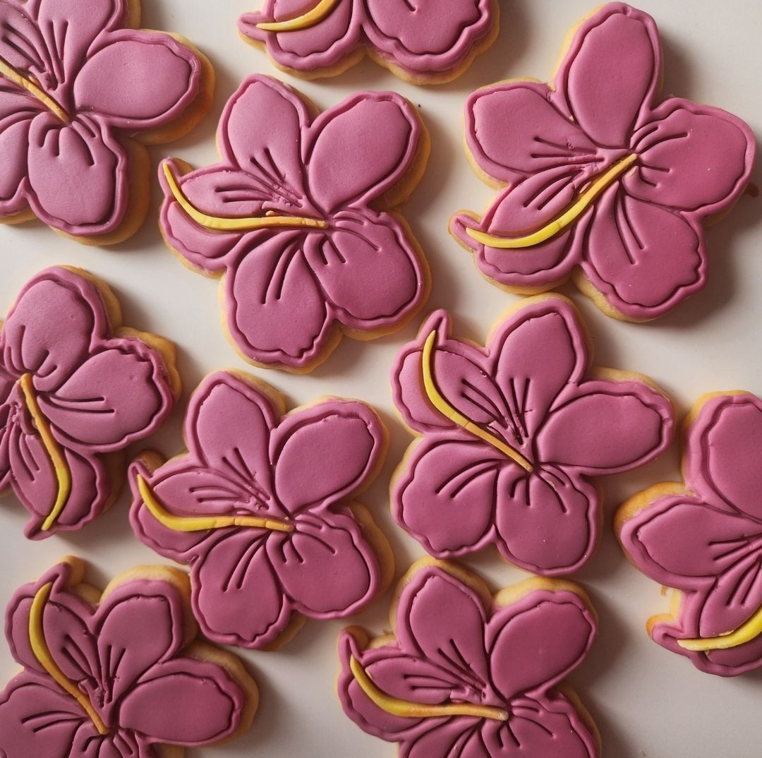 Hibiscus flower cookie