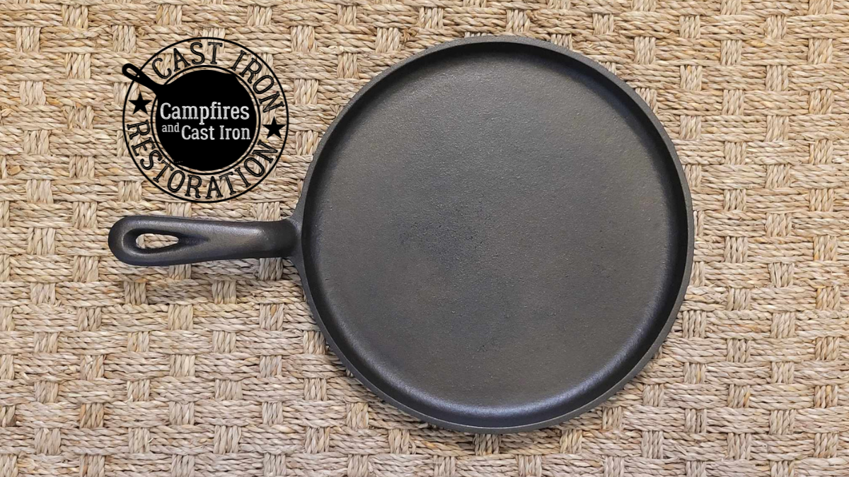 Unmarked Lodge #8 Cast Iron Griddle (1940s)