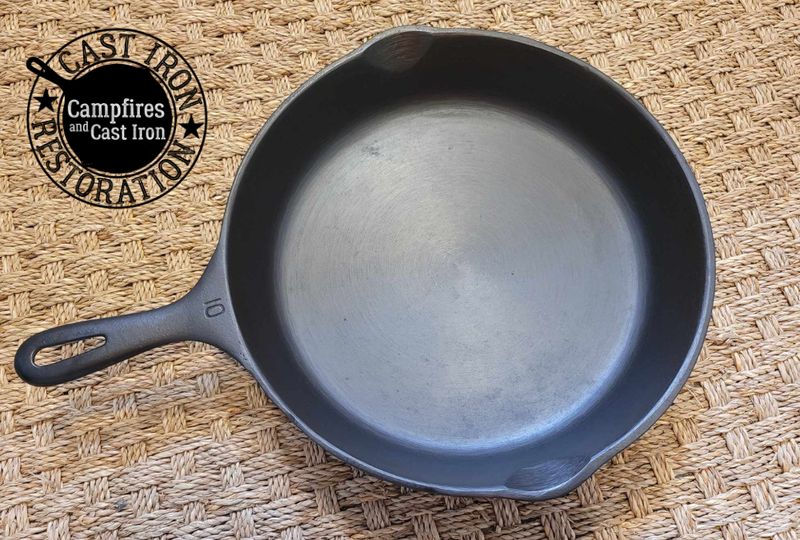 Unmarked Wagner #10 (11-3/4") Cast Iron Skillet (1960s)
