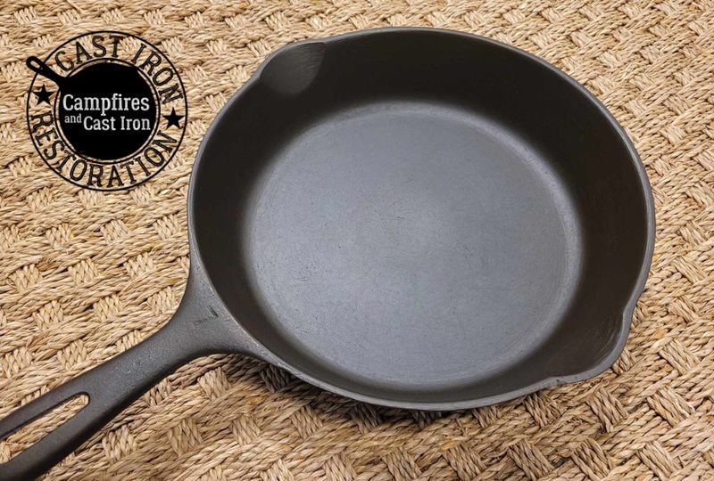 Unmarked Wagner #7 Cast Iron Skillet (1940s)