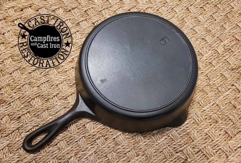 Single-Notch Lodge #6 Cast Iron Skillet (1930s)