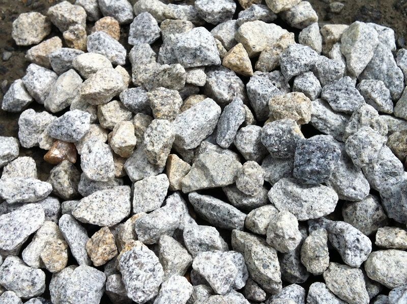 Granit nuancé gris-brun