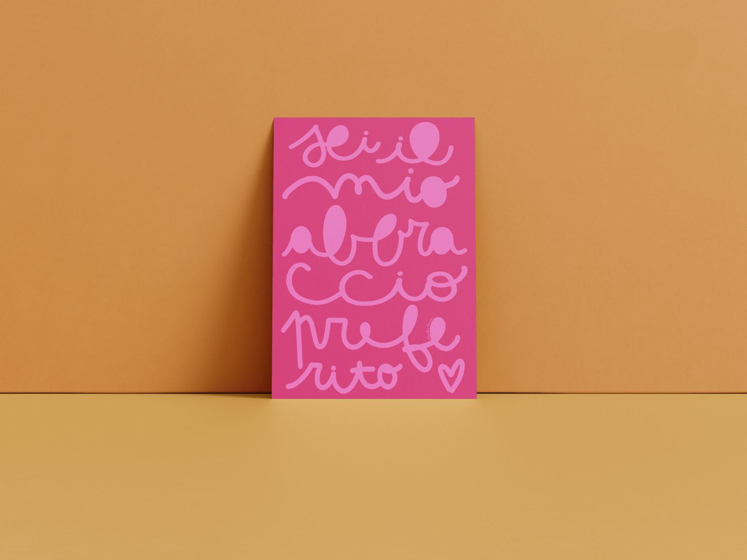 Amorino di Mucho Amor con la frase "sei il mio abbraccio preferito", biglietto in carta riciclata