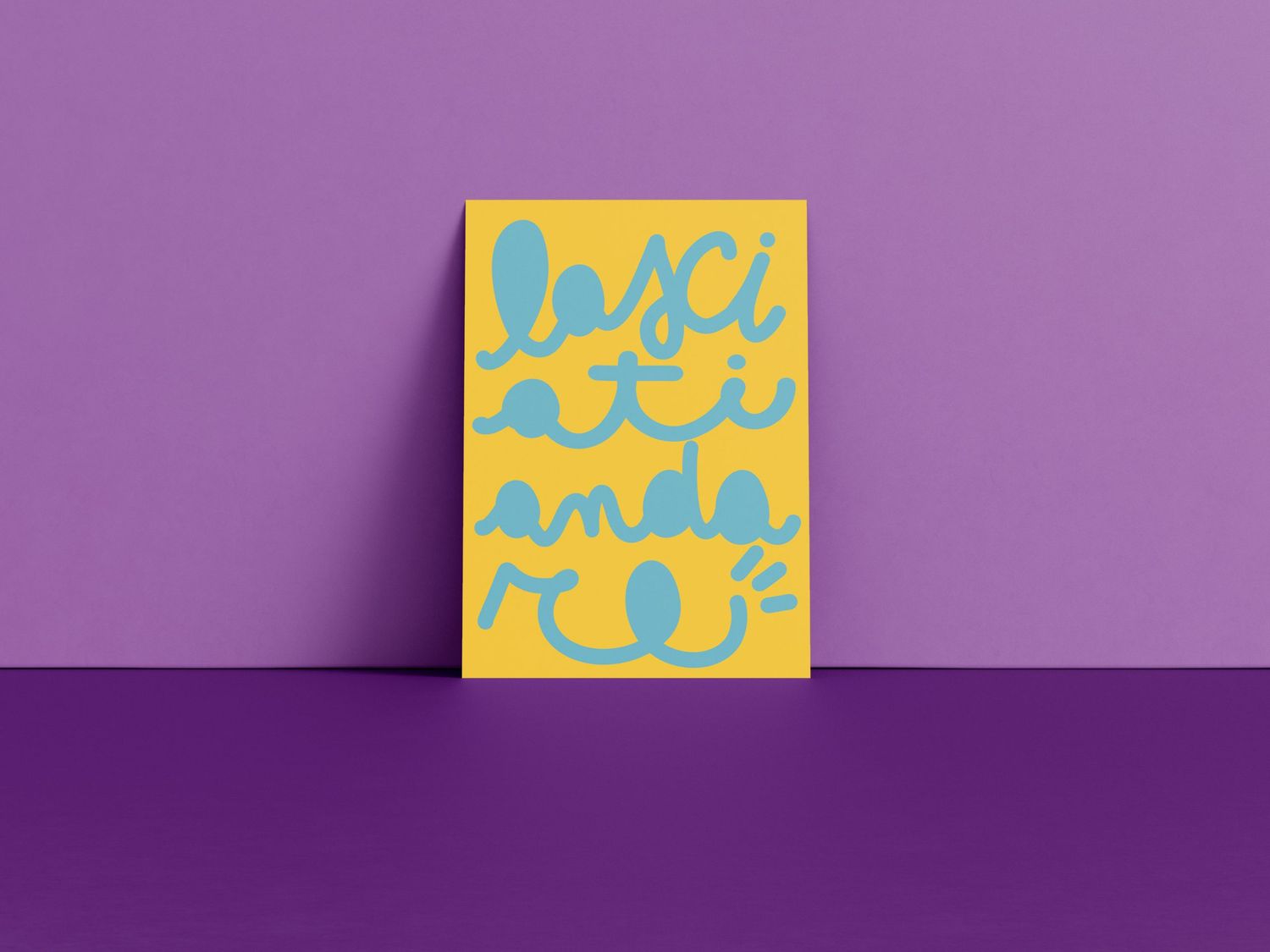 Amorino di Mucho Amor con la frase "lasciati andare", biglietto in carta riciclata