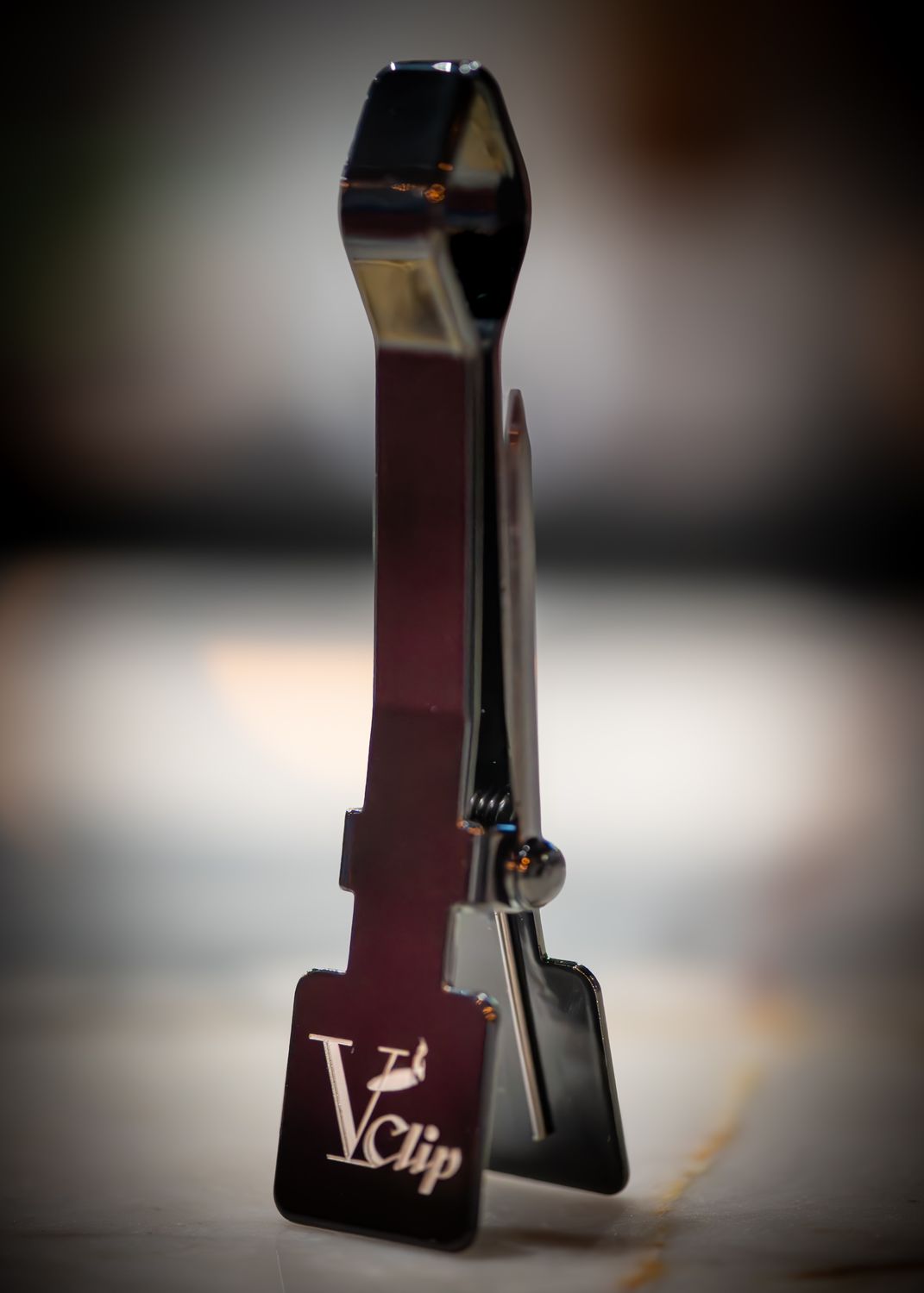 The V-Clip Black