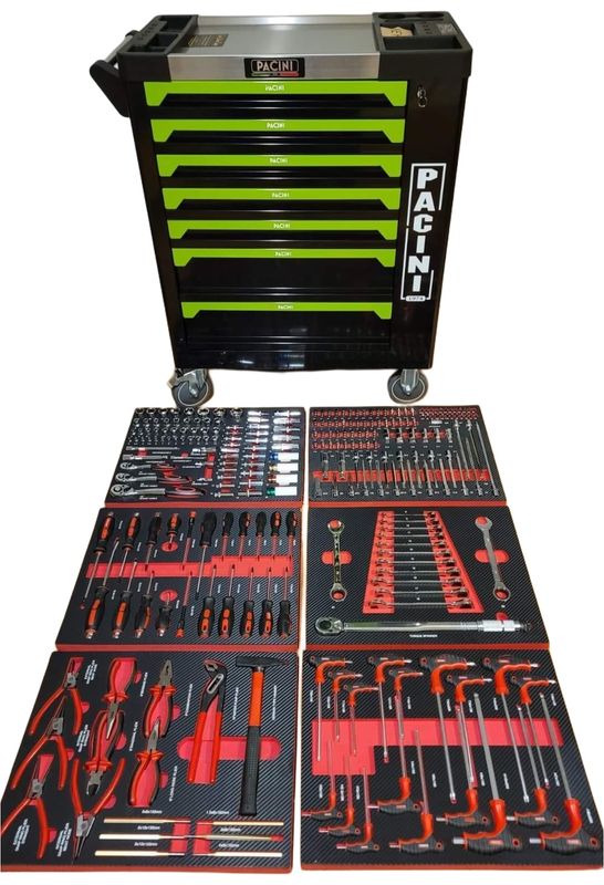 7 Drawer Tool Chest on Strong Castor Wheels & Complete With Full Set of Tools