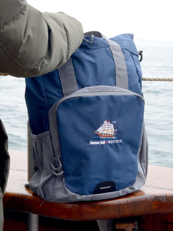 Rucksack mit Fronttasche klein
