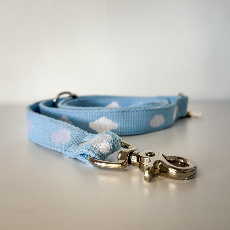 Motiv bestickte Hundeleine "Cloud Sky Blue"