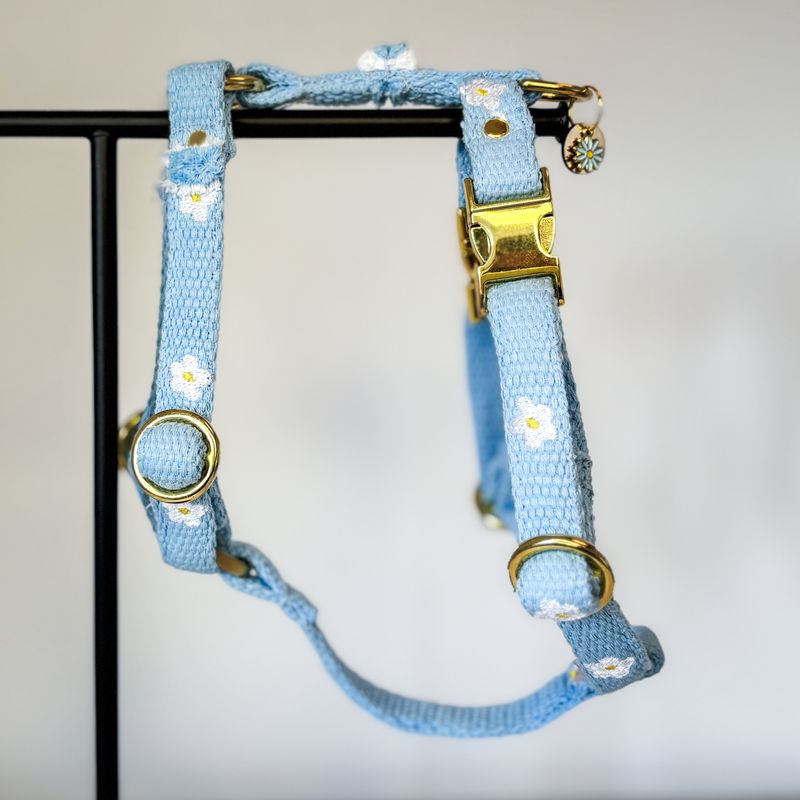 Motiv besticktes Hundegeschirr "Nature Daisy Sky Blue"