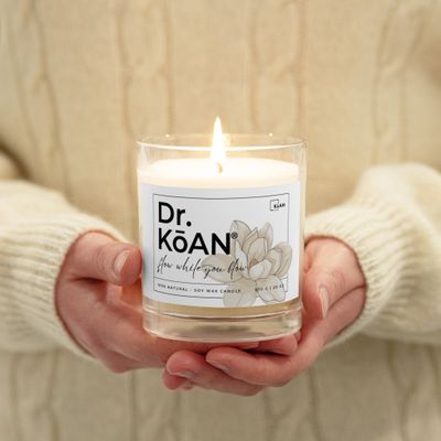 Glass jar soy wax candle