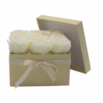 Caja de Regalo de Flores de Jabon - 9 Rosas Color Crema - Cuadrada