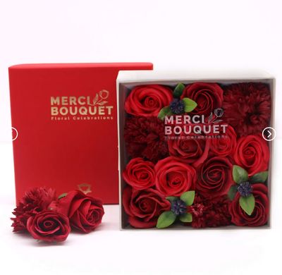 Caja Cuadrada - Rosas Rojas Clásicas