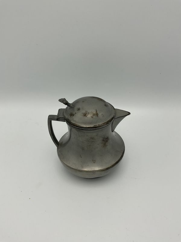Lidded pewter creamer 4in