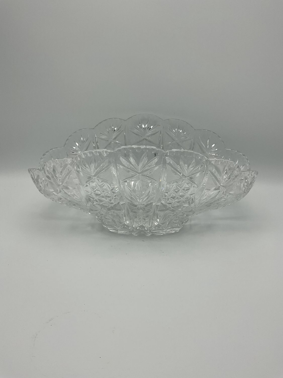 Cut crystal glass bowl, fan- shaped