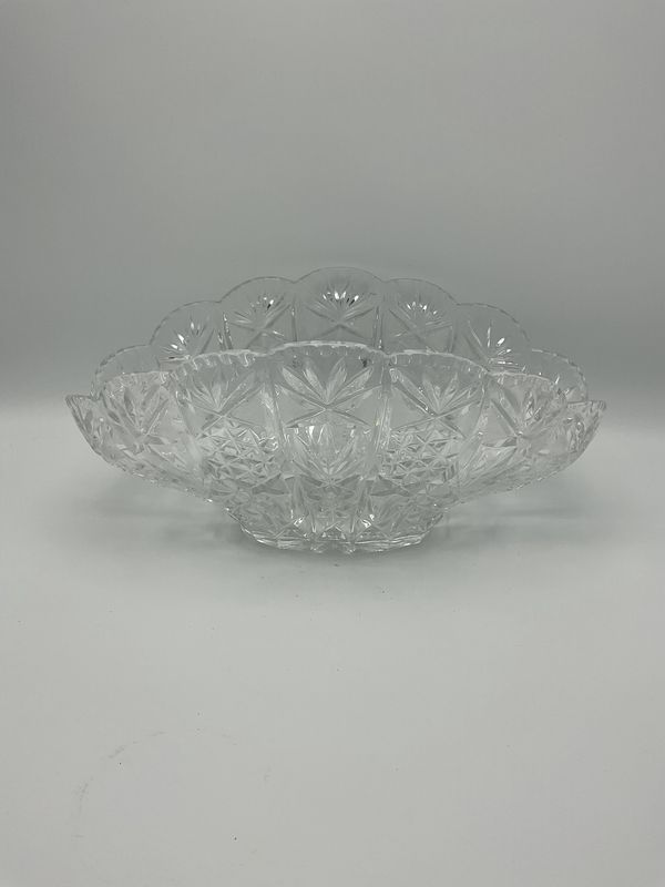 Cut crystal glass bowl, fan- shaped