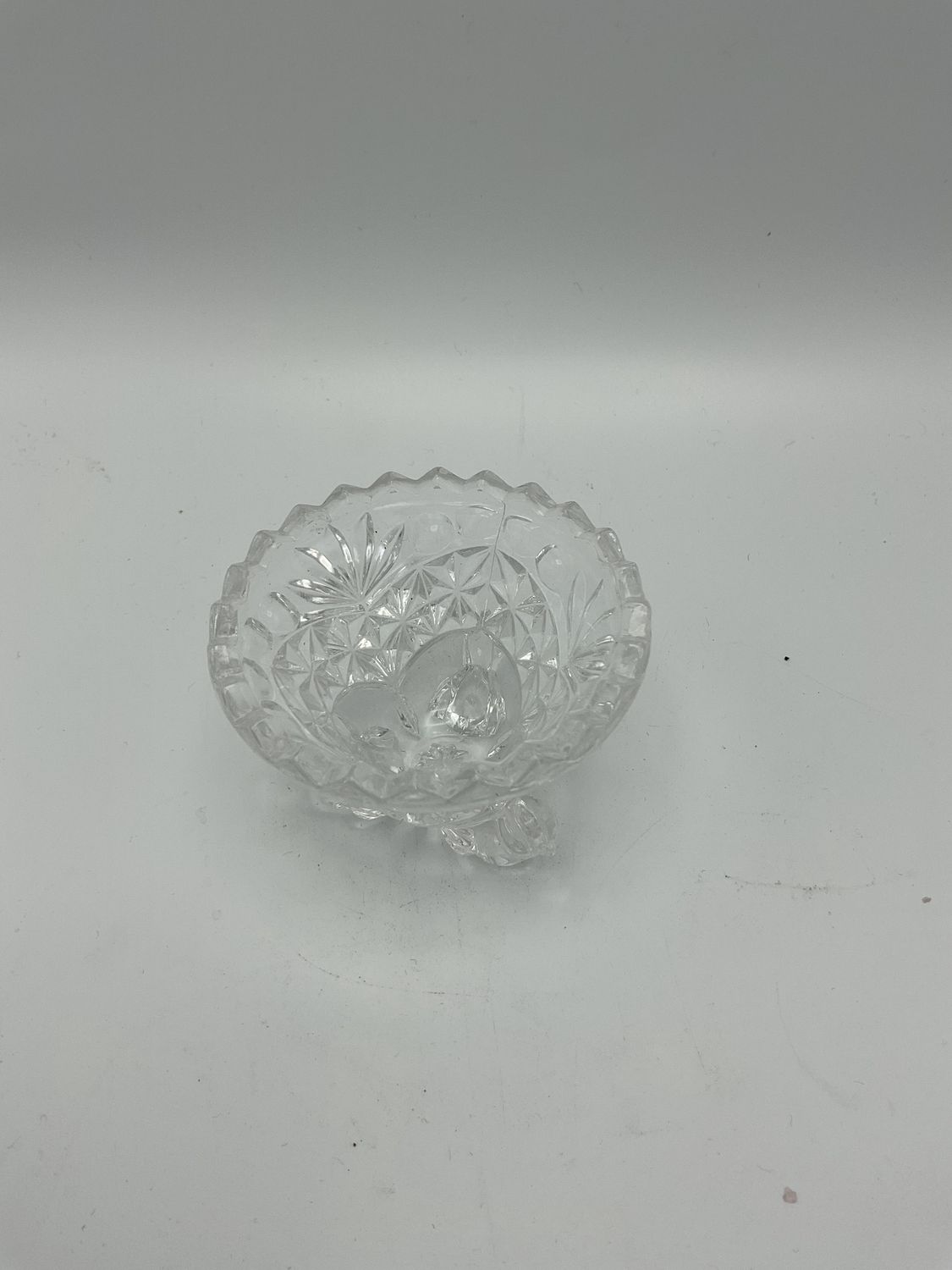 Hofbauer Byrnes 3 footed bird trinket bowl