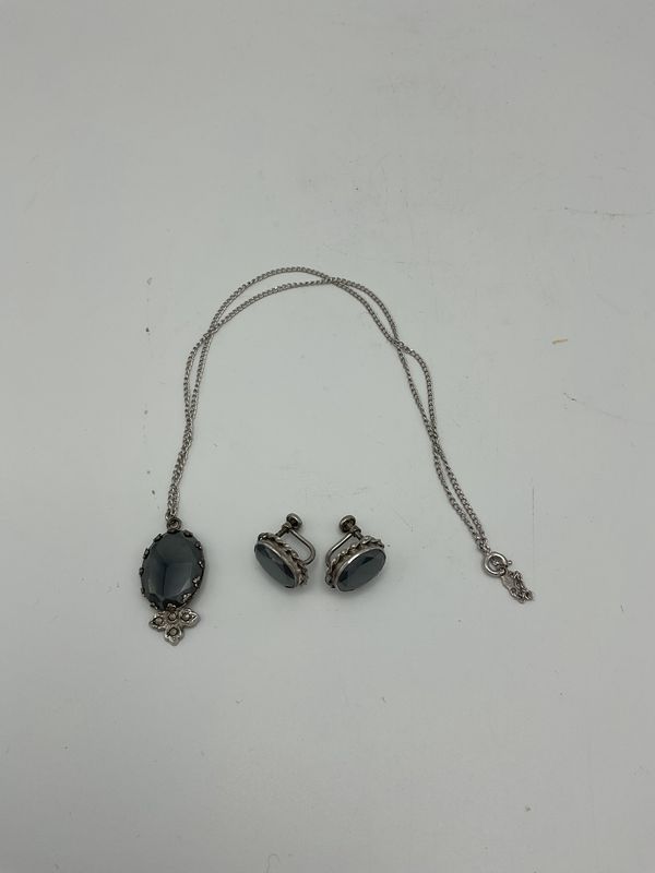 Black Stone Vintage Necklace and Earrings Set