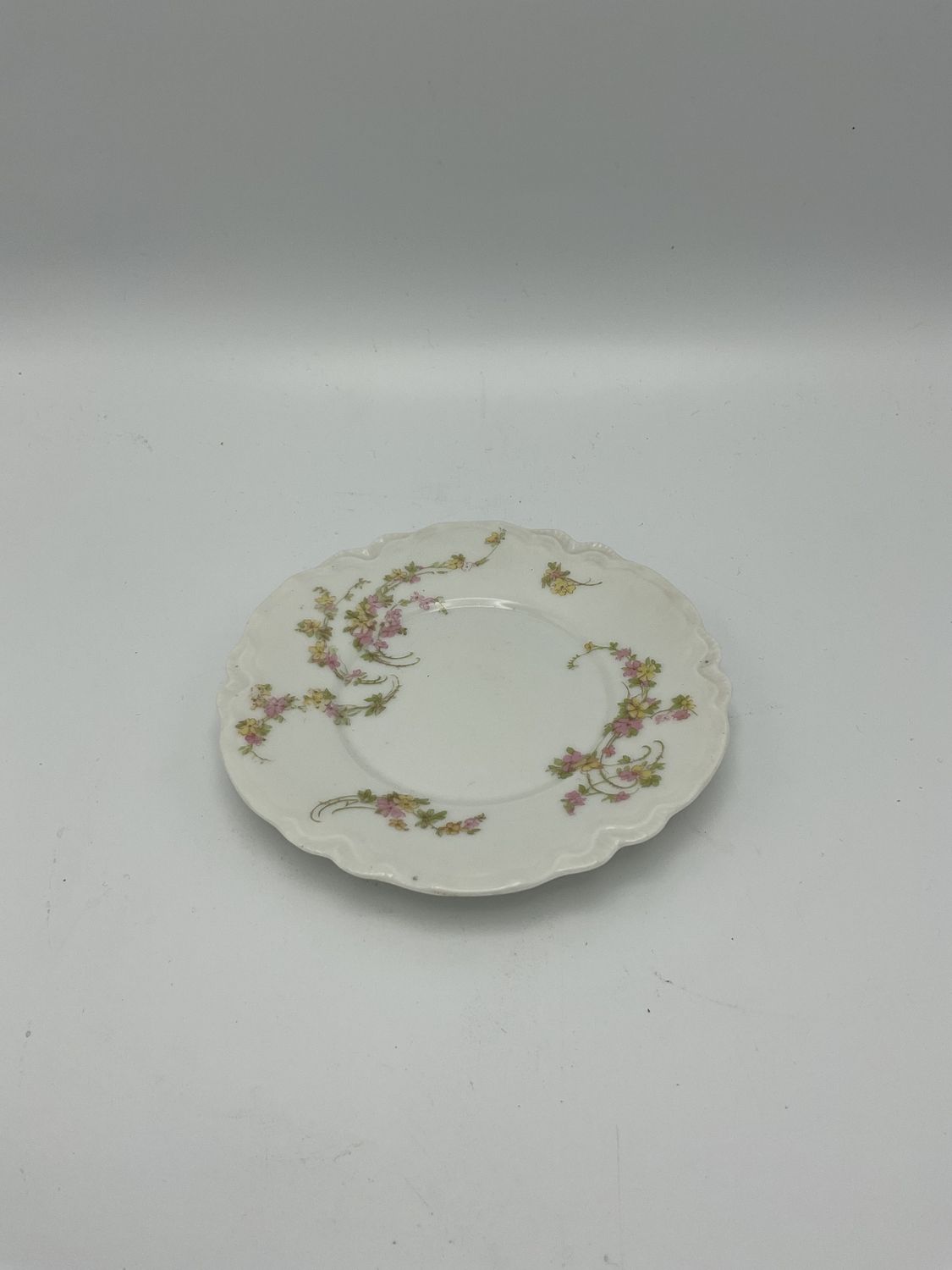 Haviland &amp; co Norma pattern bread plate