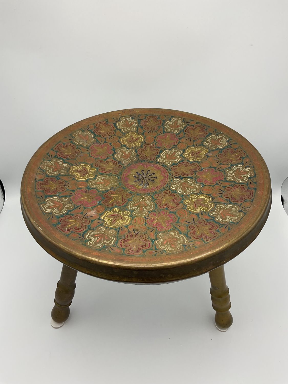 Green hammered brass 3-legged foot stool