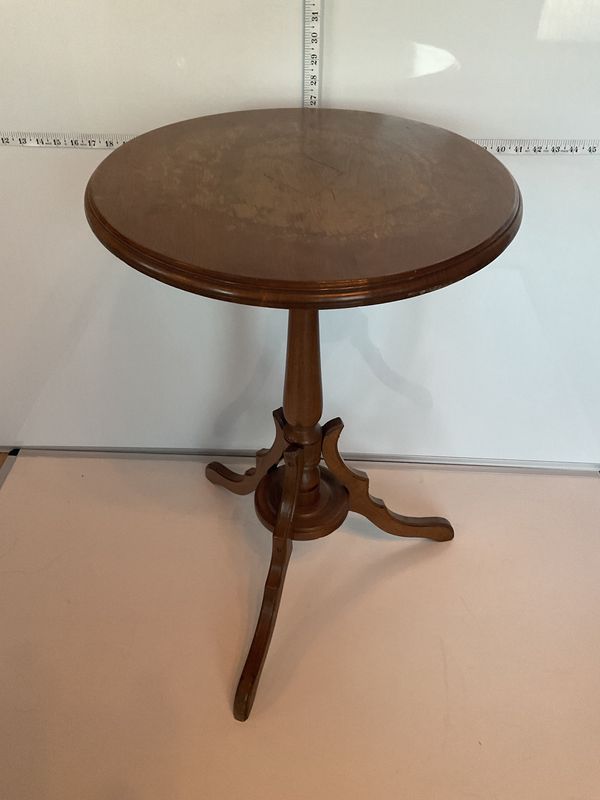 3 Legged Vintage Traditional Table