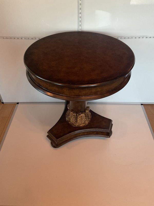 Empire Round Gilded Leaf Base Accent Table