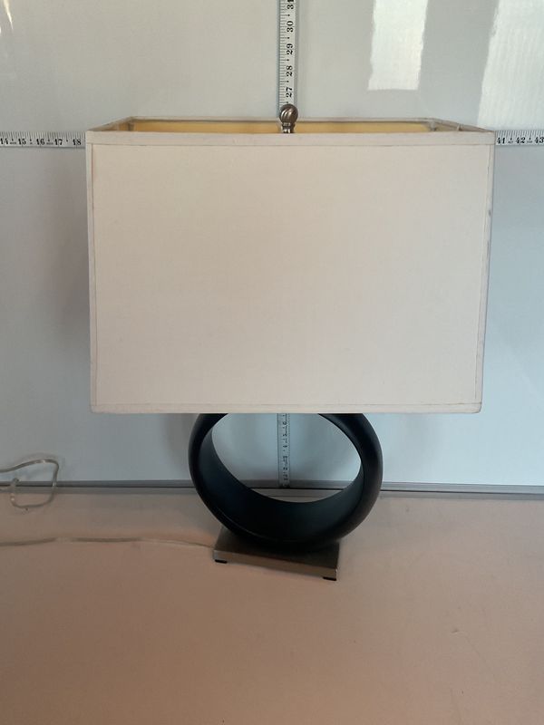 Black Empty Circle Table Lamp
