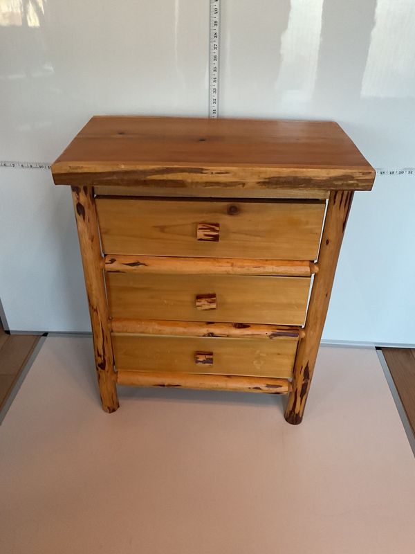 Kid&#39;s Rustic Pine Log Cabin 3-Drawer Dresser